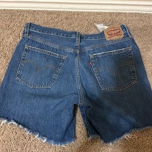 Levi’s cut off shorts | Size W29